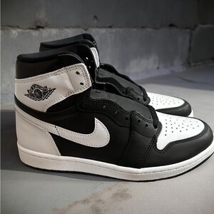 Air Jordan 1 Retro High OG 'Black White 2.0'
